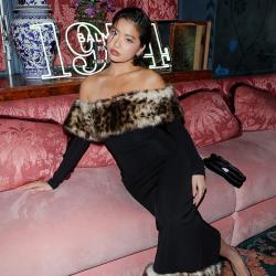Discover how to create our iconic Paris Fashion Week looks
